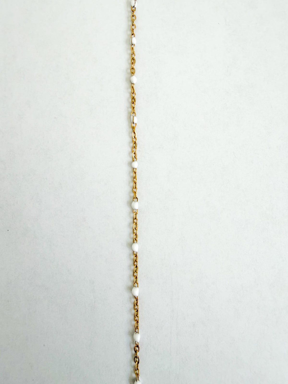 Jamie white enamel chain