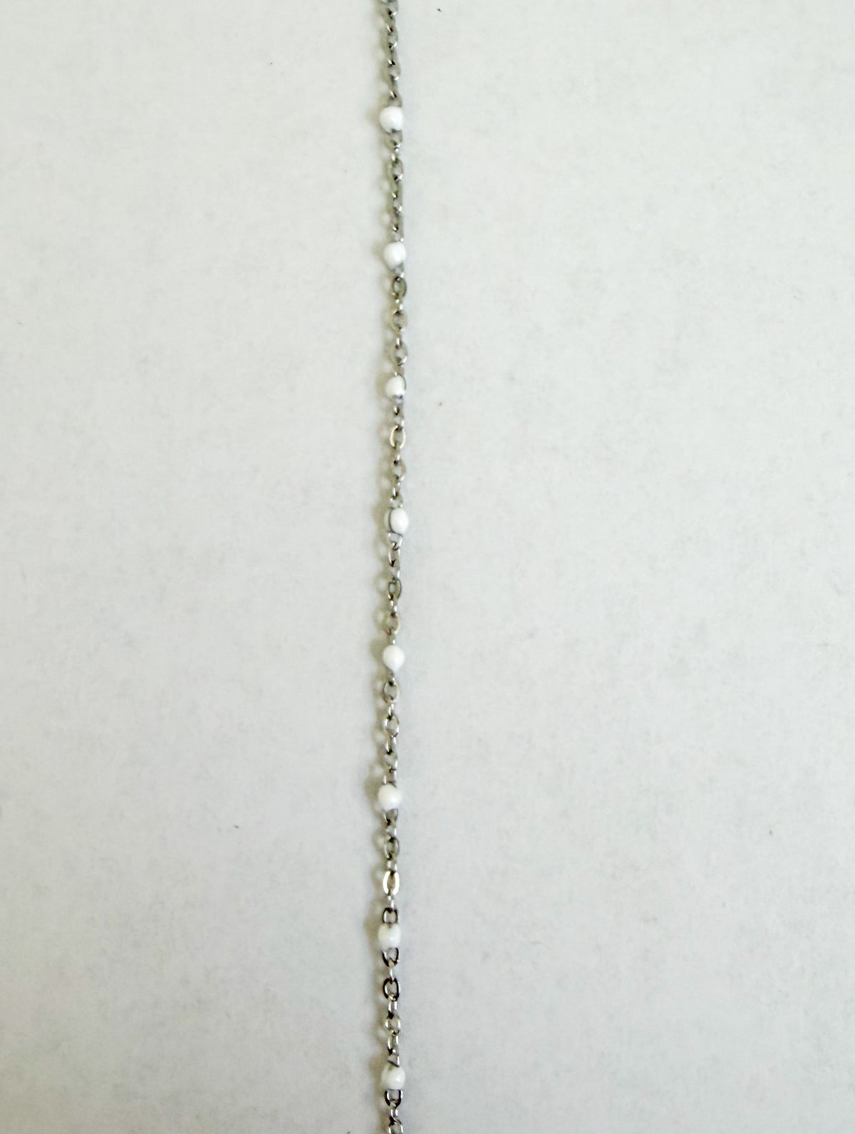 Jamie white enamel chain