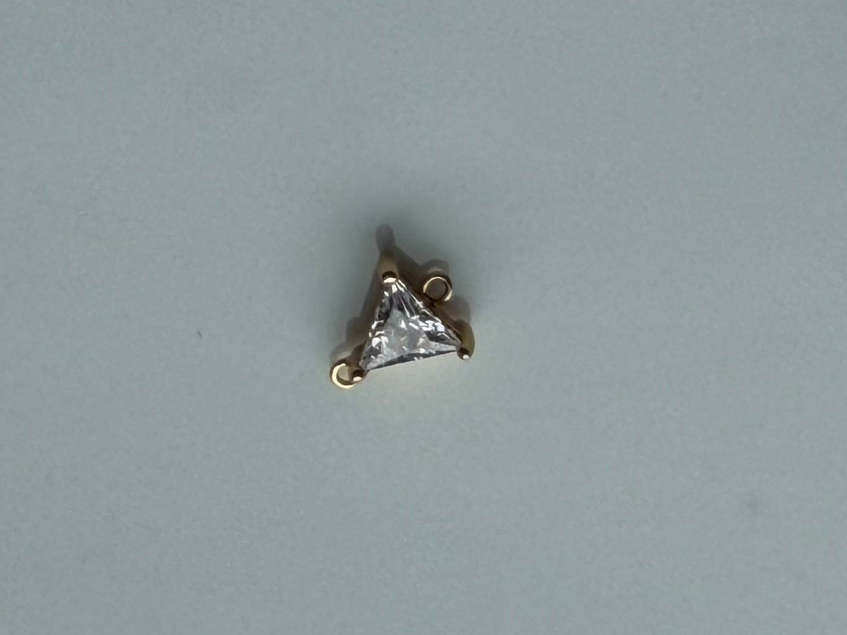 CZ triangular connector