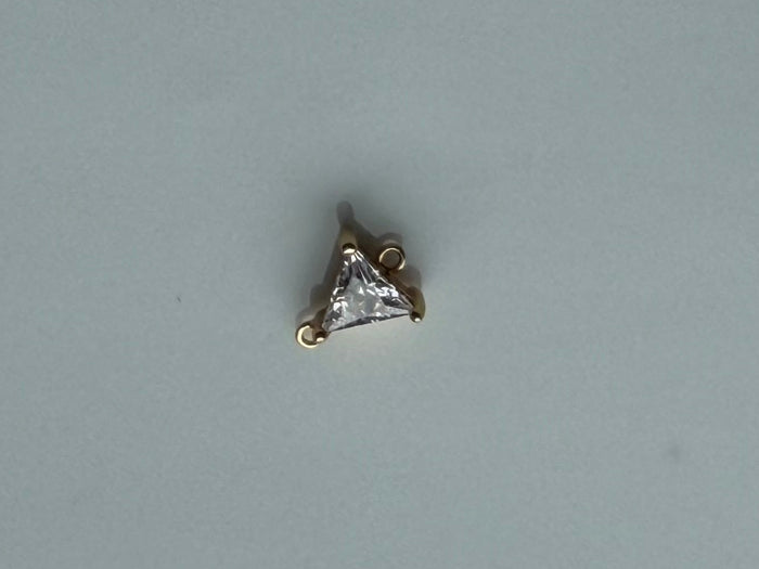 CZ triangular connector