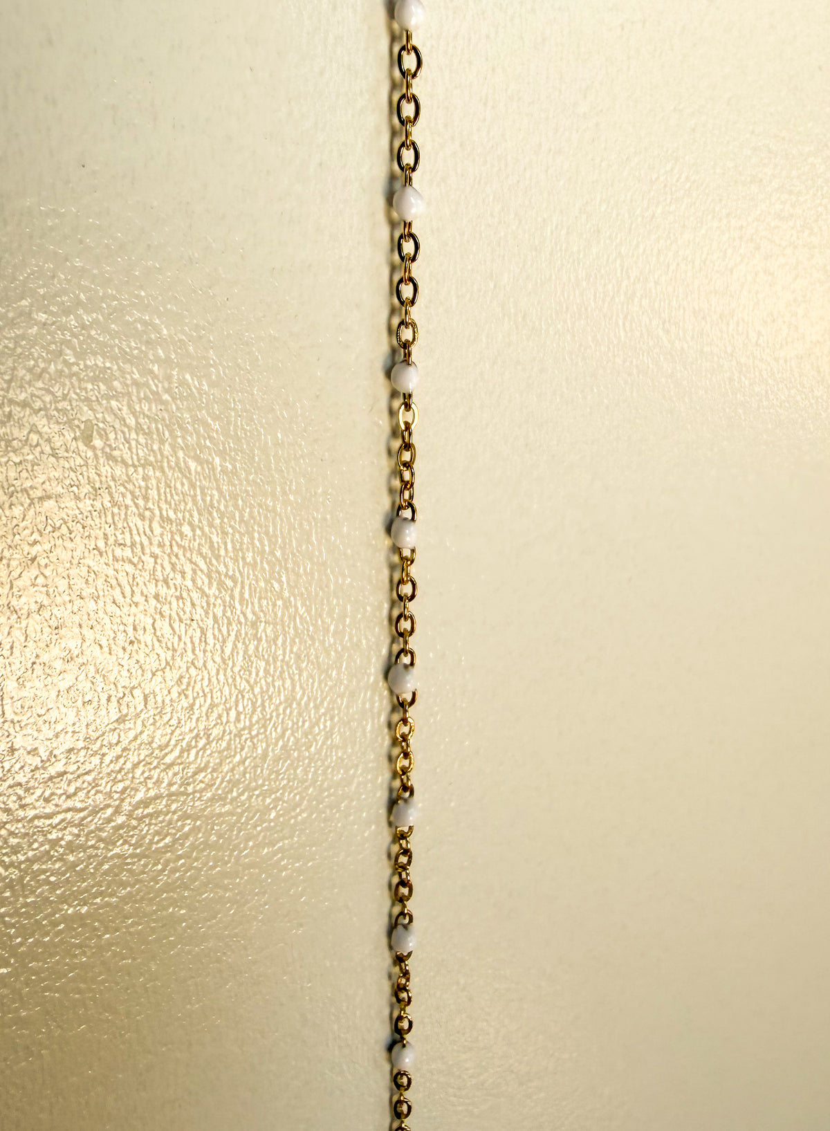 Jamie white enamel chain