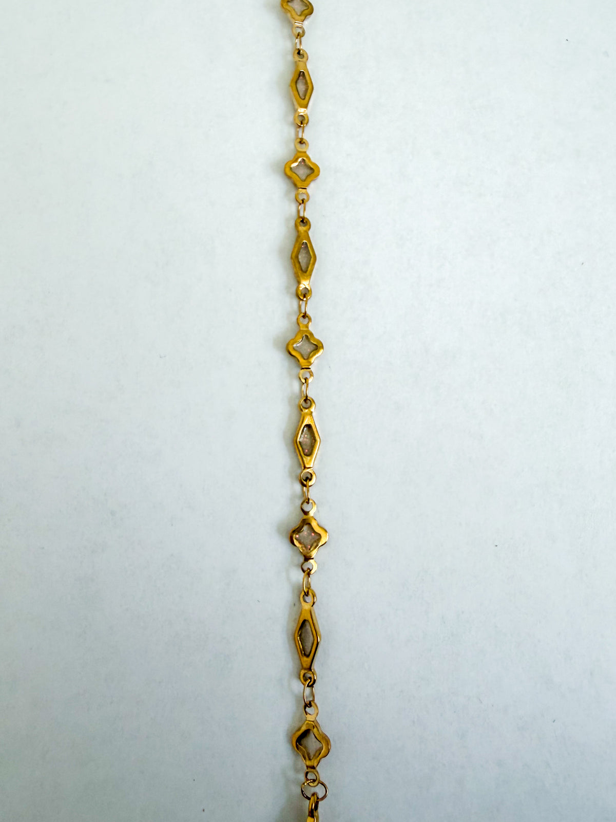 Skyla clover rhombus chain