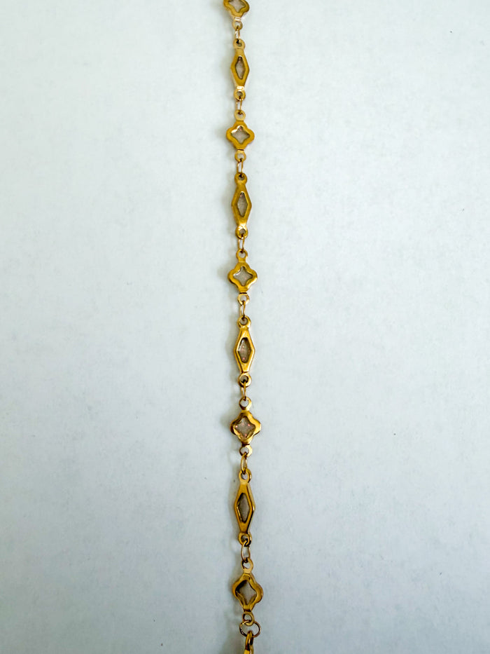 Skyla clover rhombus chain