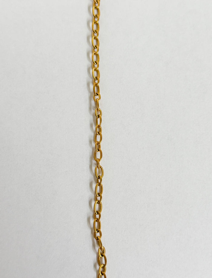 Kate textured oval chain