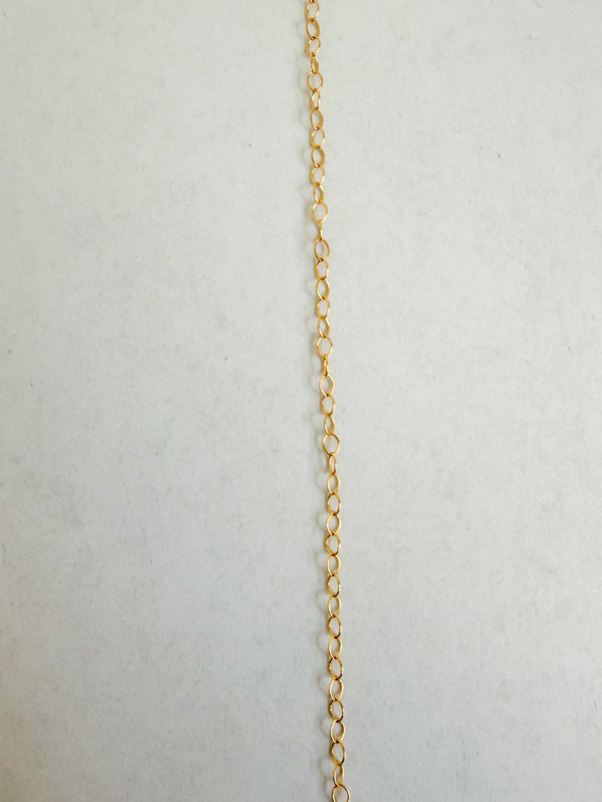 Andrea circle cable chain