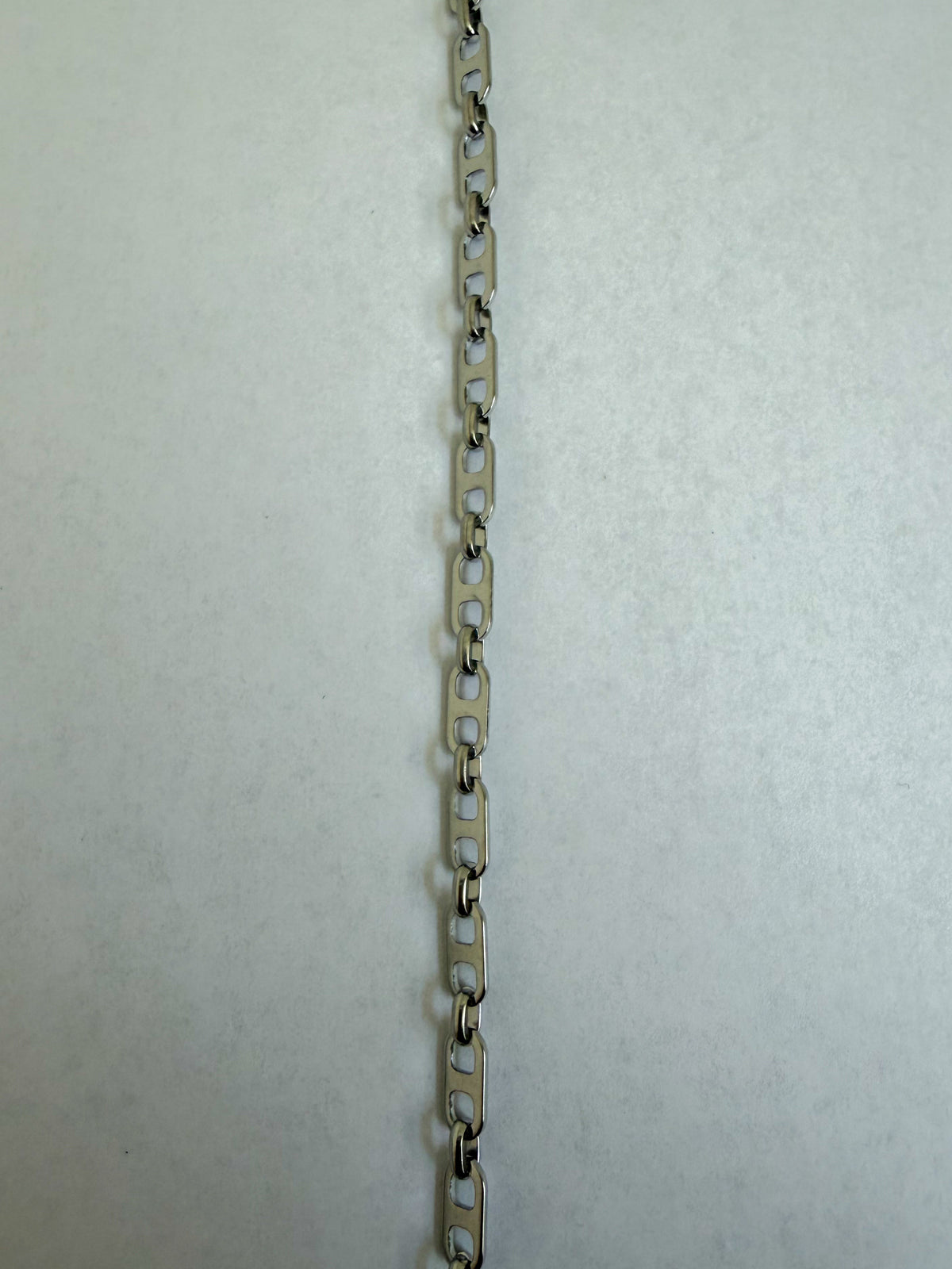 Ainsley can tab chain