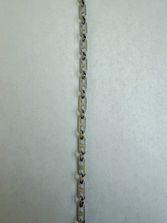 Ainsley can tab chain