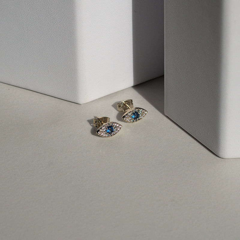 Dainty minimalist everyday affordable jewelry shop local shop small Chicago Evil eye trendy 