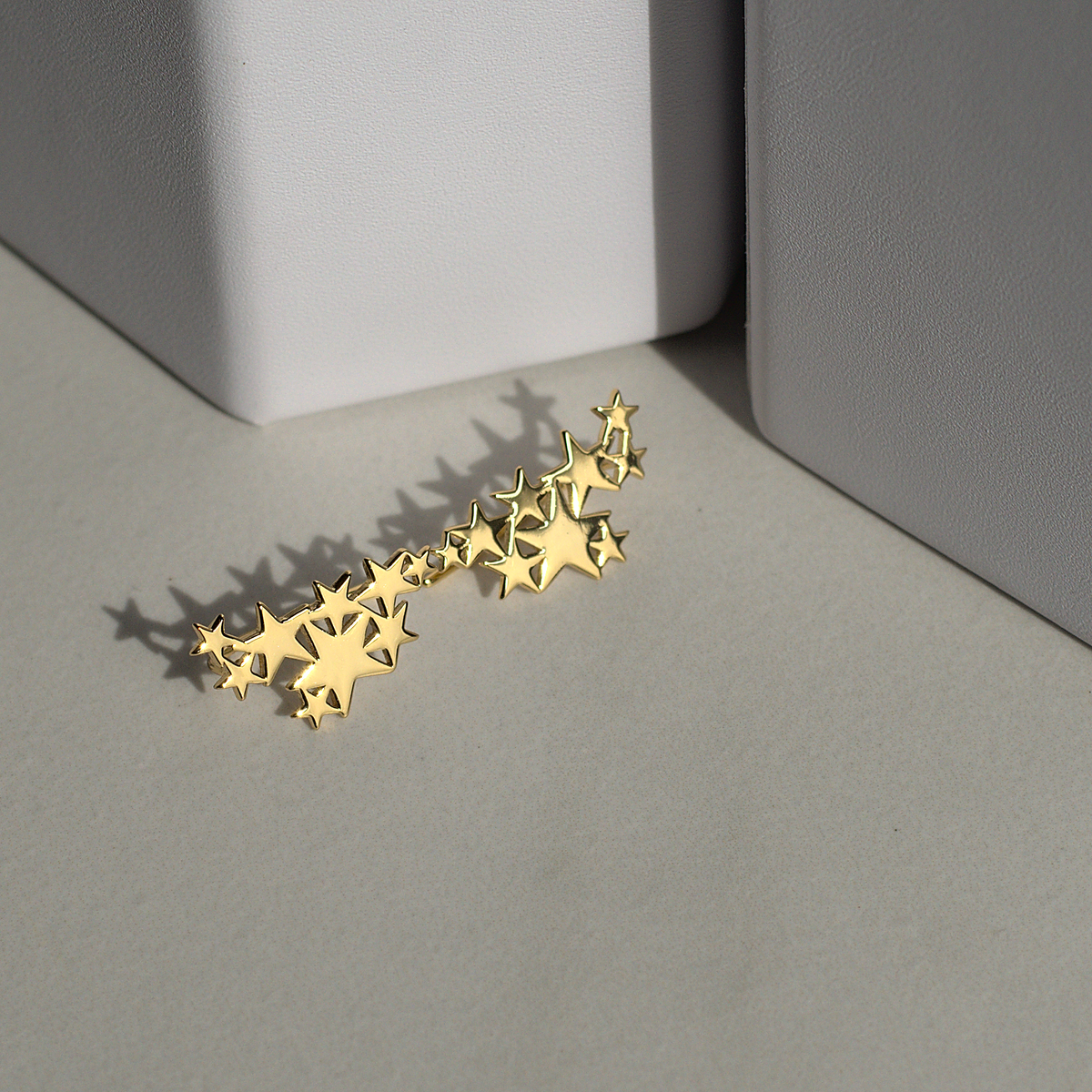 Dainty minimalist everyday affordable jewelry shop local shop small Chicago Earrings stars